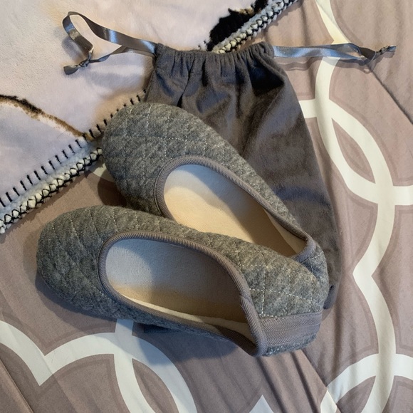 BRAND NEW- Cute Gray Footie House Slippers w/ bag
